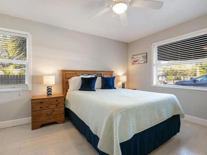 2Bed/2Bath Condo Next To Siesta Key ~A Hidden Gem Sarasota Ngoại thất bức ảnh